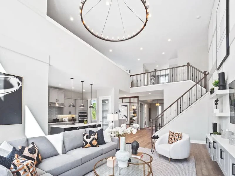 Thiết kế nội thất nhà liền kề 2 tầng với tone màu sáng chủ đạo