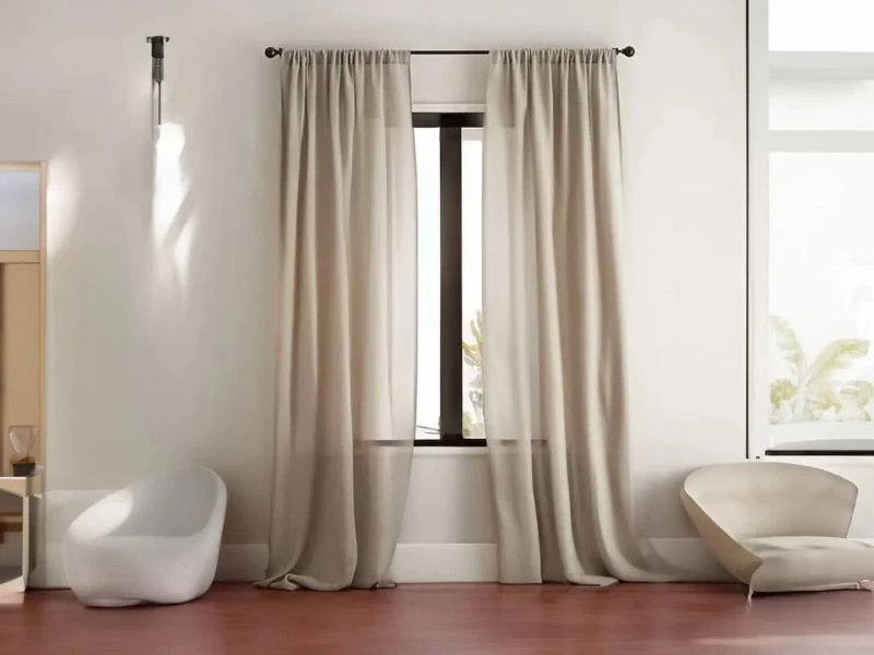 Phòng ngủ sử dụng rèm cửa mỏng, có thể xuyên thấu