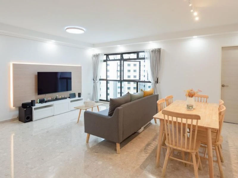 Chọn vật liệu bền, dễ bảo trì: gỗ công nghiệp, đá, kính cường lực.